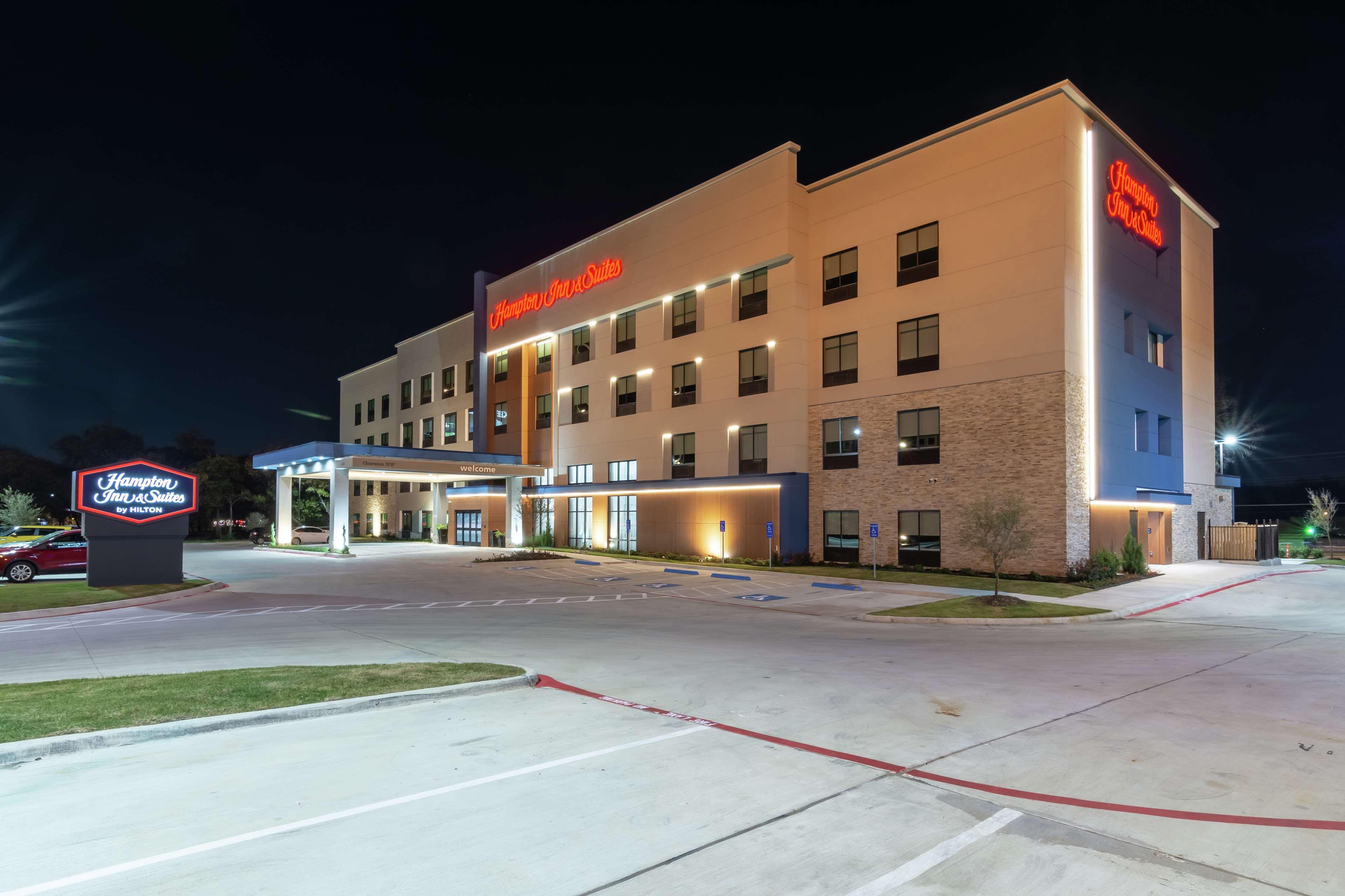 Hampton Inn & Suites Dallas East Exterior photo
